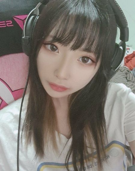 中国少妇多毛BBWBBW高潮_蓝光在线手机播放