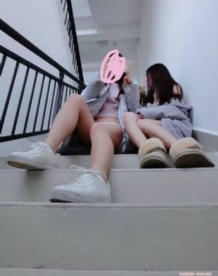 女人脱了精光让人摸秘_高清超清在线观看